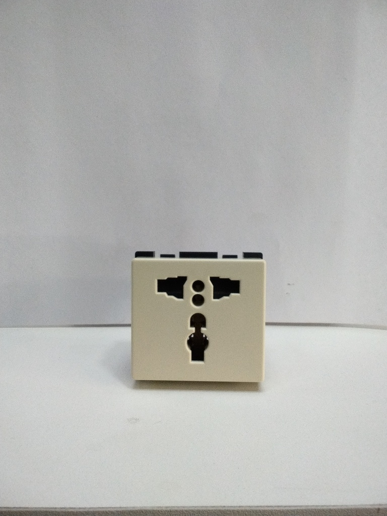 Modulo Enchufe Universal    Blanco OSMAR