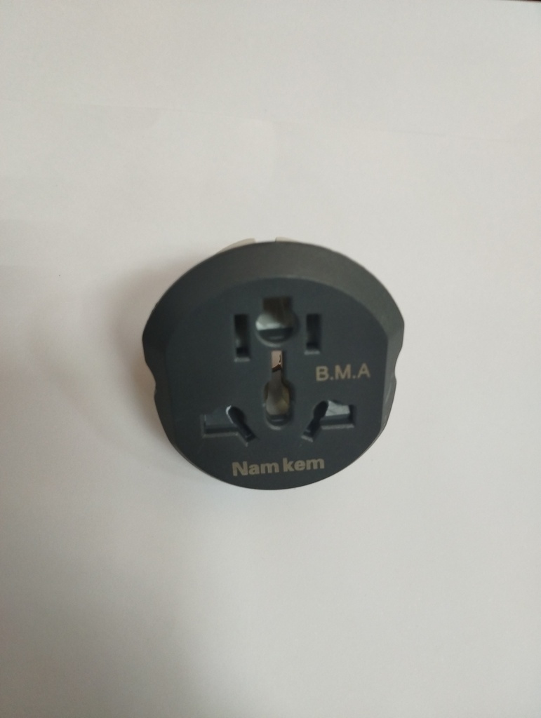 Adaptador enchufe universal. Plomo, Nam Kem