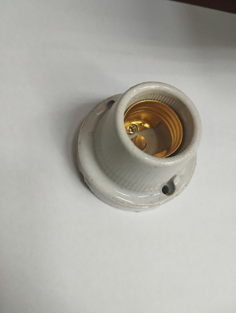 Socket de ceramica porcelana  pesado marfil Peruano