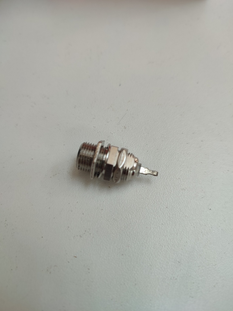 Conversor de F (terminal coaxial) a RCA (Metalico, Generico)